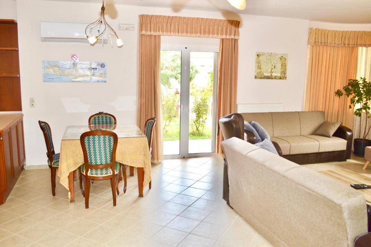Giorgos Large Size Apartments -Family Friendly With Free Parking And Yard Views Iraklio Exterior foto