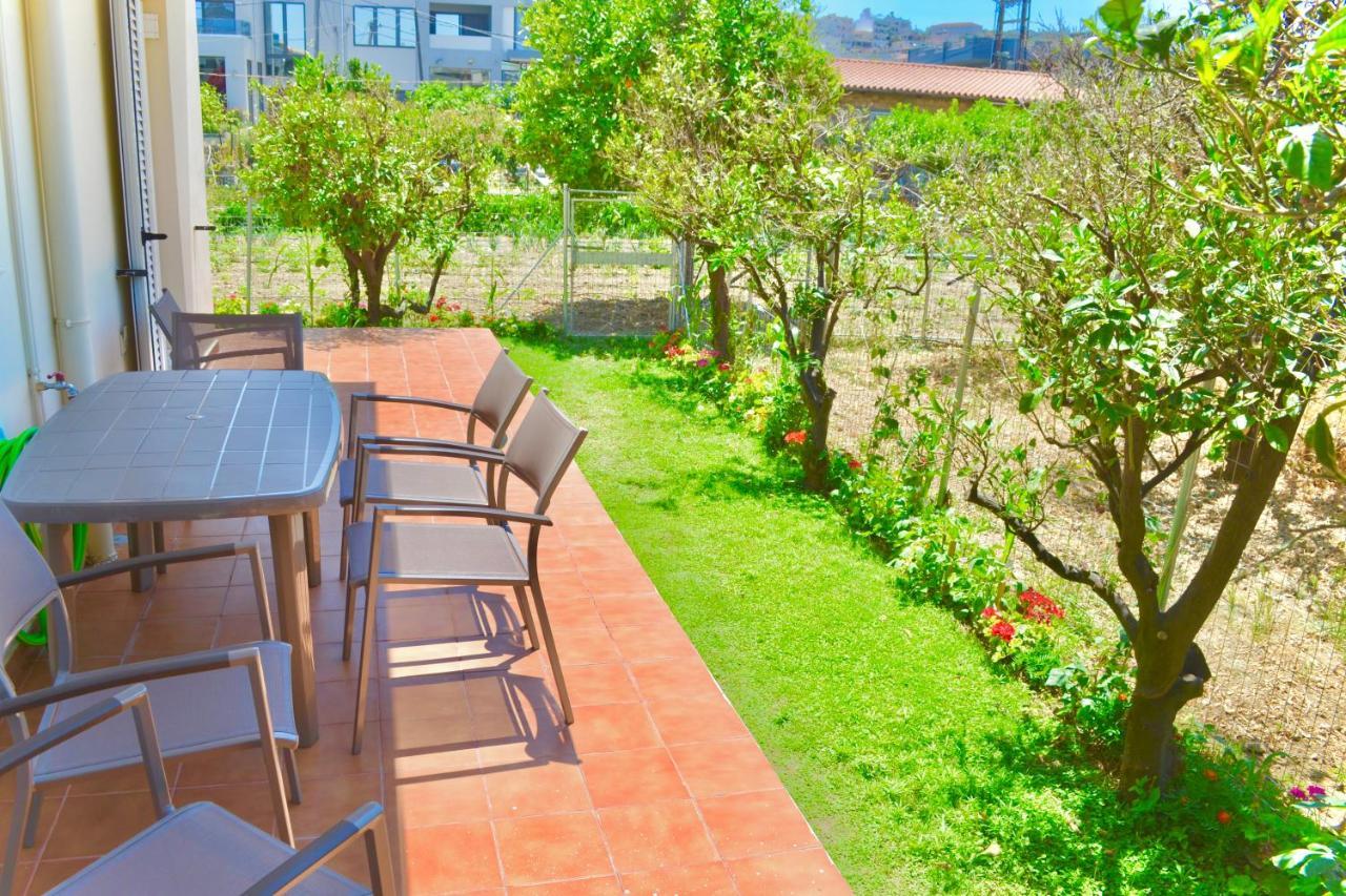 Giorgos Large Size Apartments -Family Friendly With Free Parking And Yard Views Iraklio Exterior foto